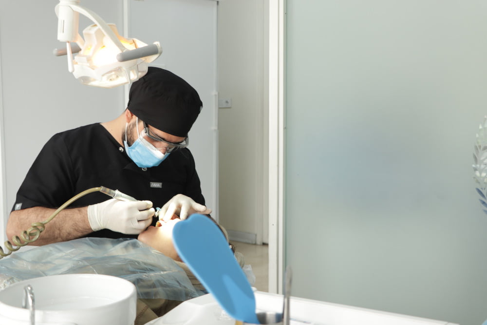 بهترین کلینیک دندانپزشکی در شرق تهران ۶